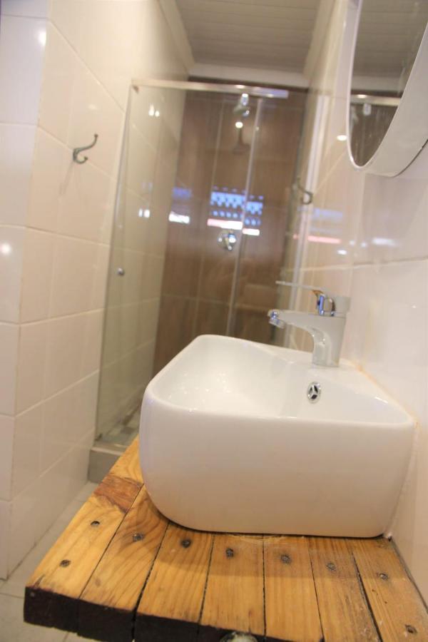 Nini'S Guest Units Hotel Bloemfontein Exterior photo
